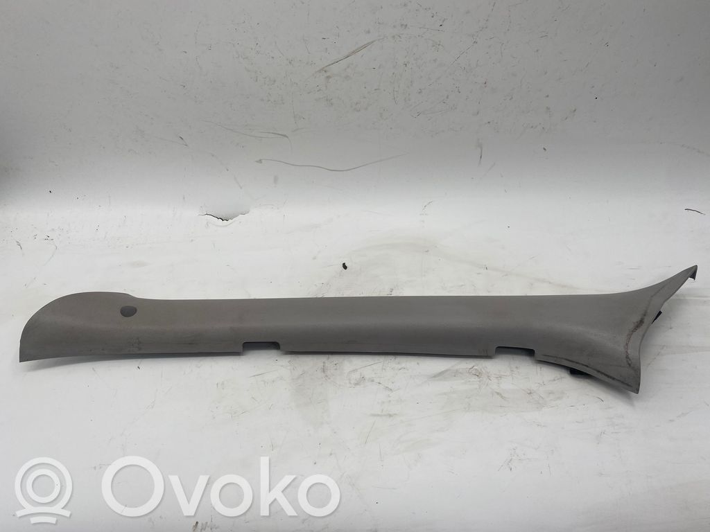 Iveco Daily 4th gen Rivestimento montante (A) 