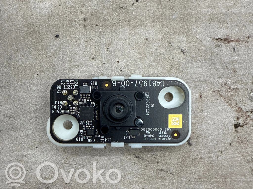 Tesla Model Y Windshield/windscreen camera 