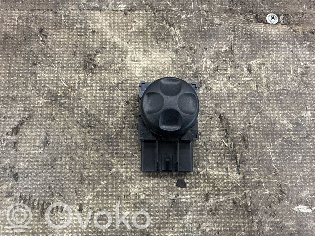 Alfa Romeo Stelvio Seat control switch 