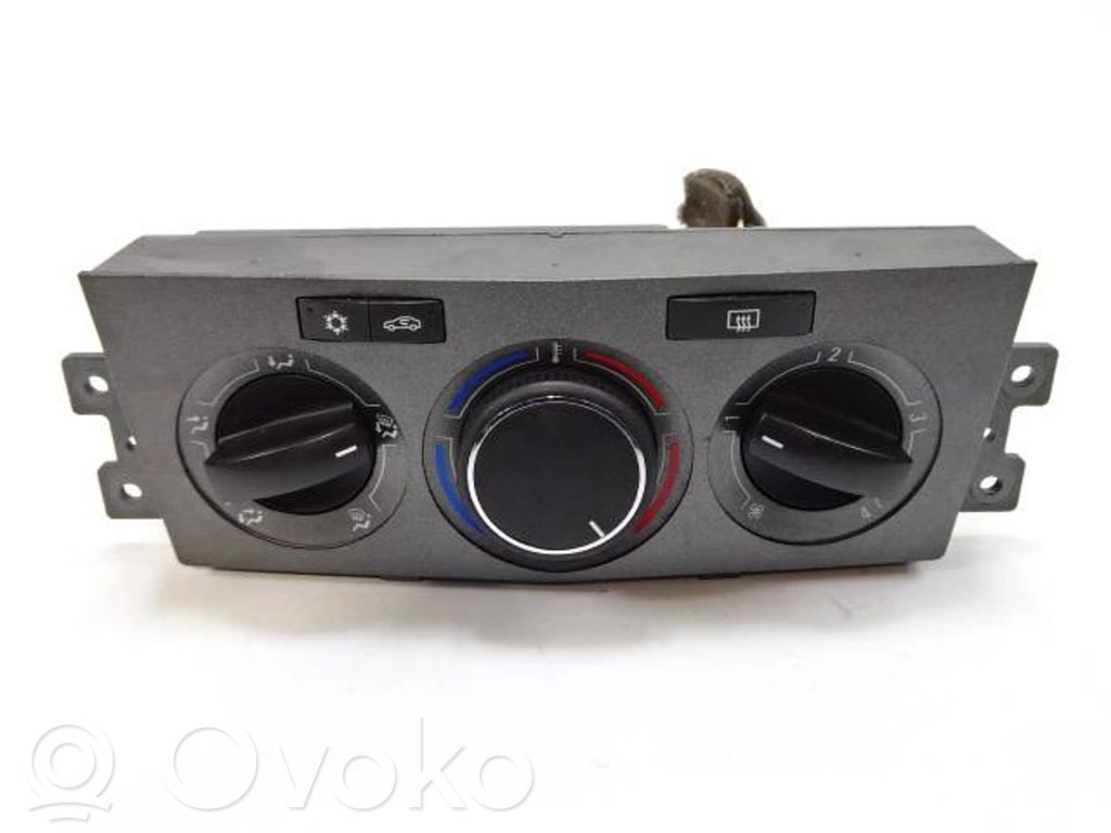Opel Antara Climate control unit 