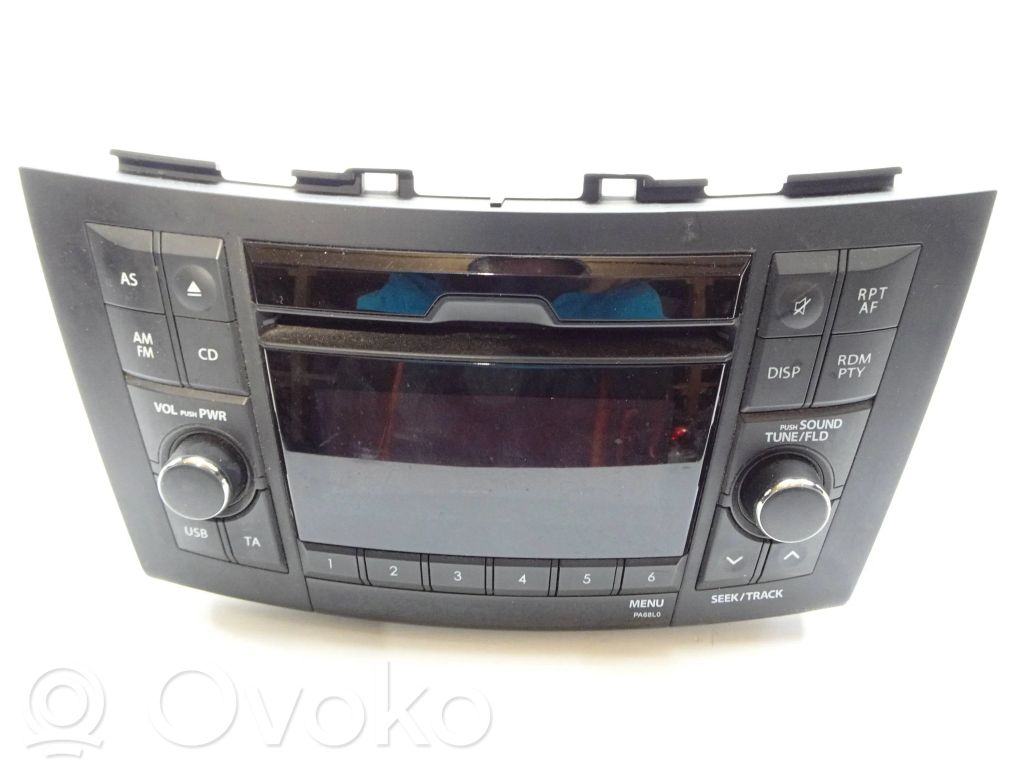 Suzuki Swift II Panel / Radioodtwarzacz CD/DVD/GPS 