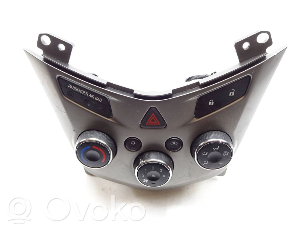 Chevrolet Aveo Climate control unit 