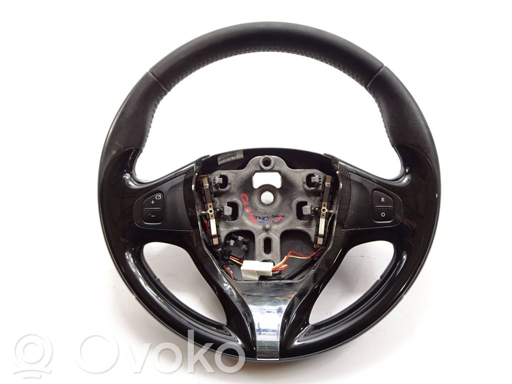 Renault Clio IV Ohjauspyörä 
