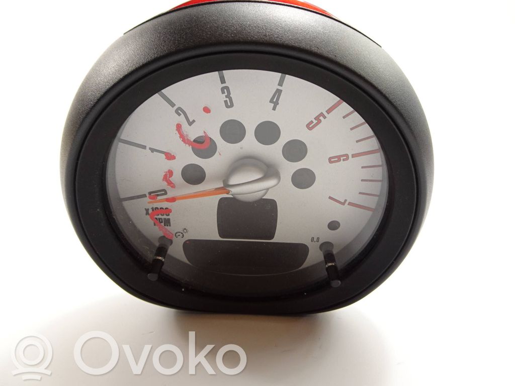Mini Cooper Countryman R60 Speedometer (instrument cluster) 
