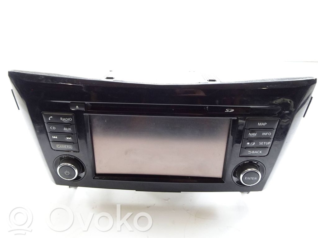 Nissan Qashqai Panel / Radioodtwarzacz CD/DVD/GPS 