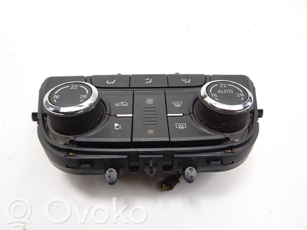 Opel Zafira C Climate control unit 