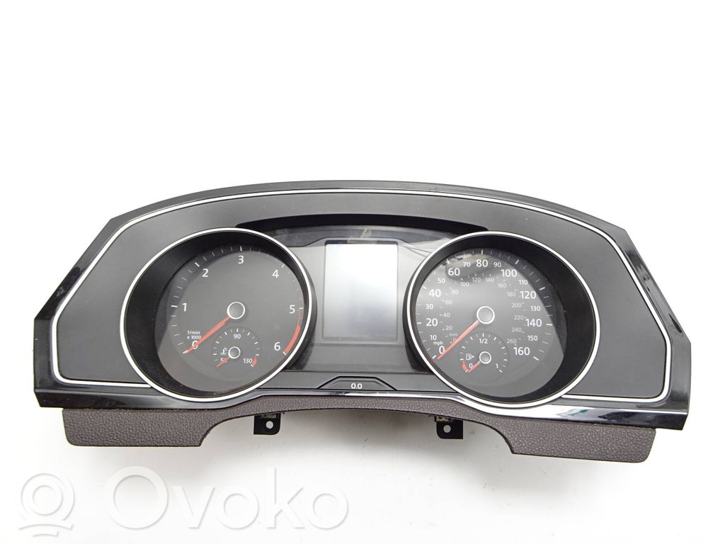 Volkswagen PASSAT B8 Speedometer (instrument cluster) 