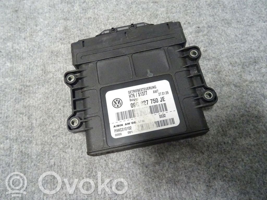 Volkswagen Jetta V Gearbox control unit/module 