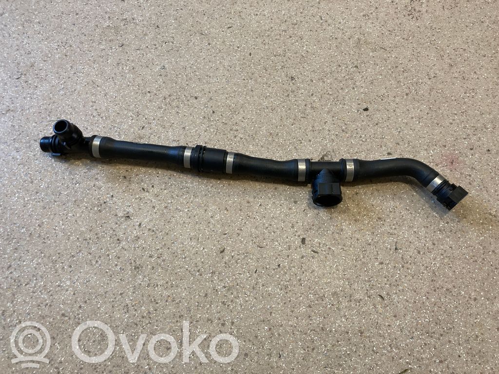 BMW X1 U11 Tuyau de liquide de refroidissement moteur 