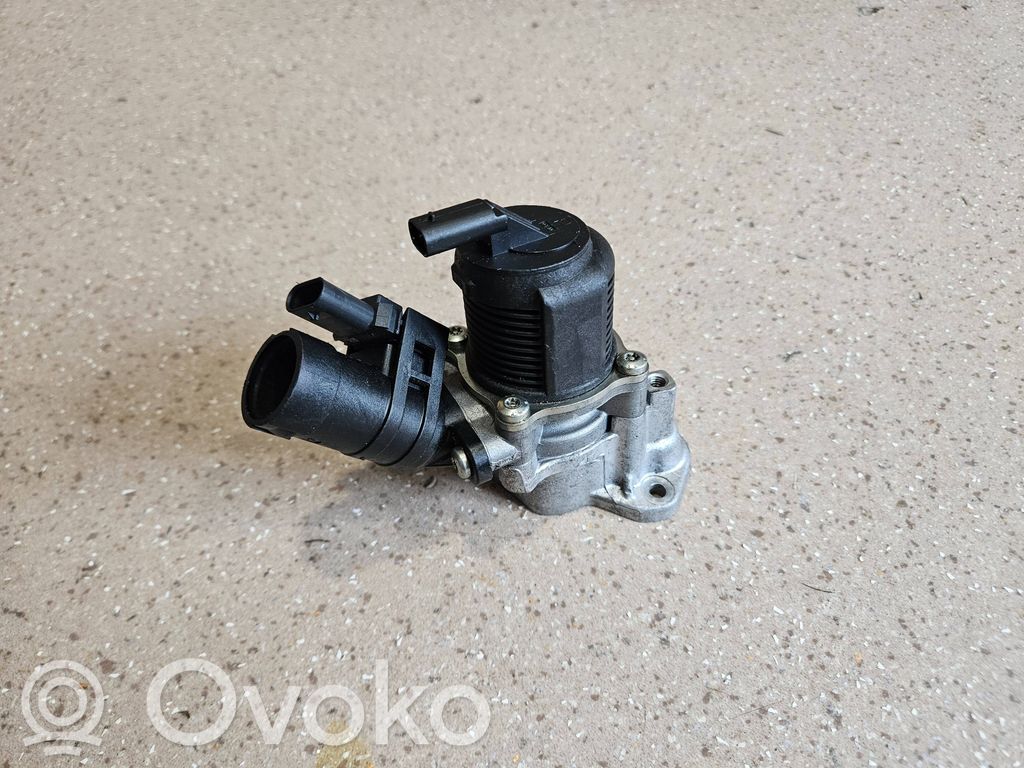 Volkswagen PASSAT CC EGR valve 