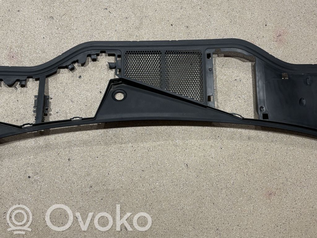 Moldura del limpia   4KL819401