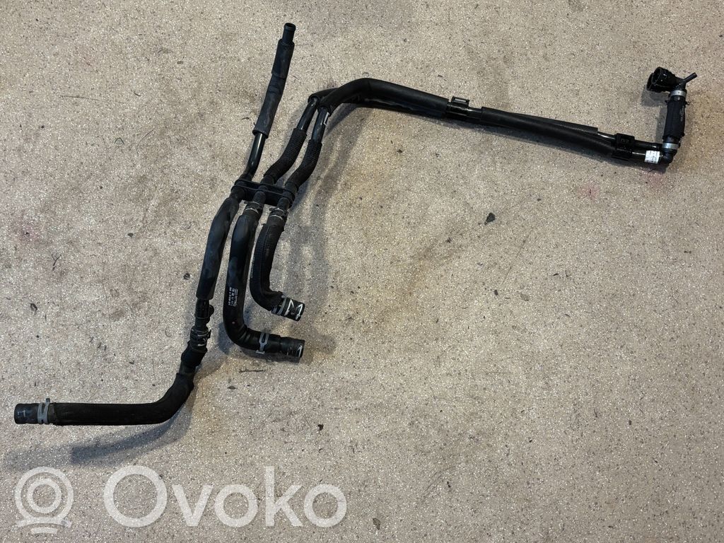 Audi e-tron Engine coolant pipe/hose 