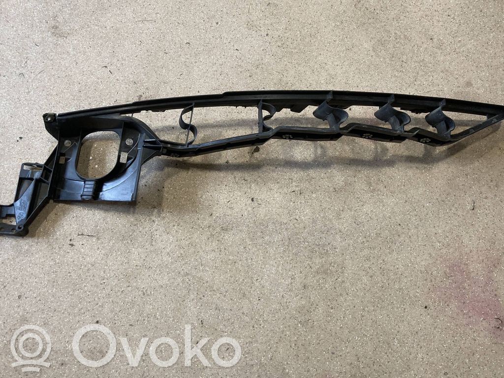 Fender mounting bracket   7157989