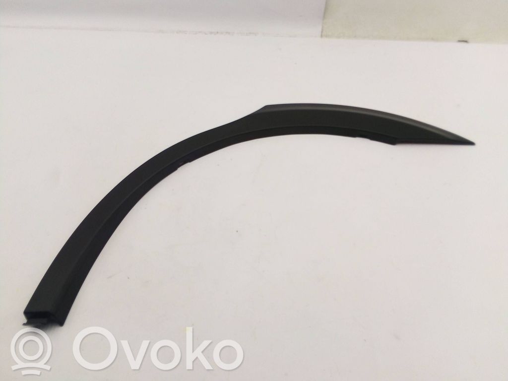 Rear arch trim   E2017AL008