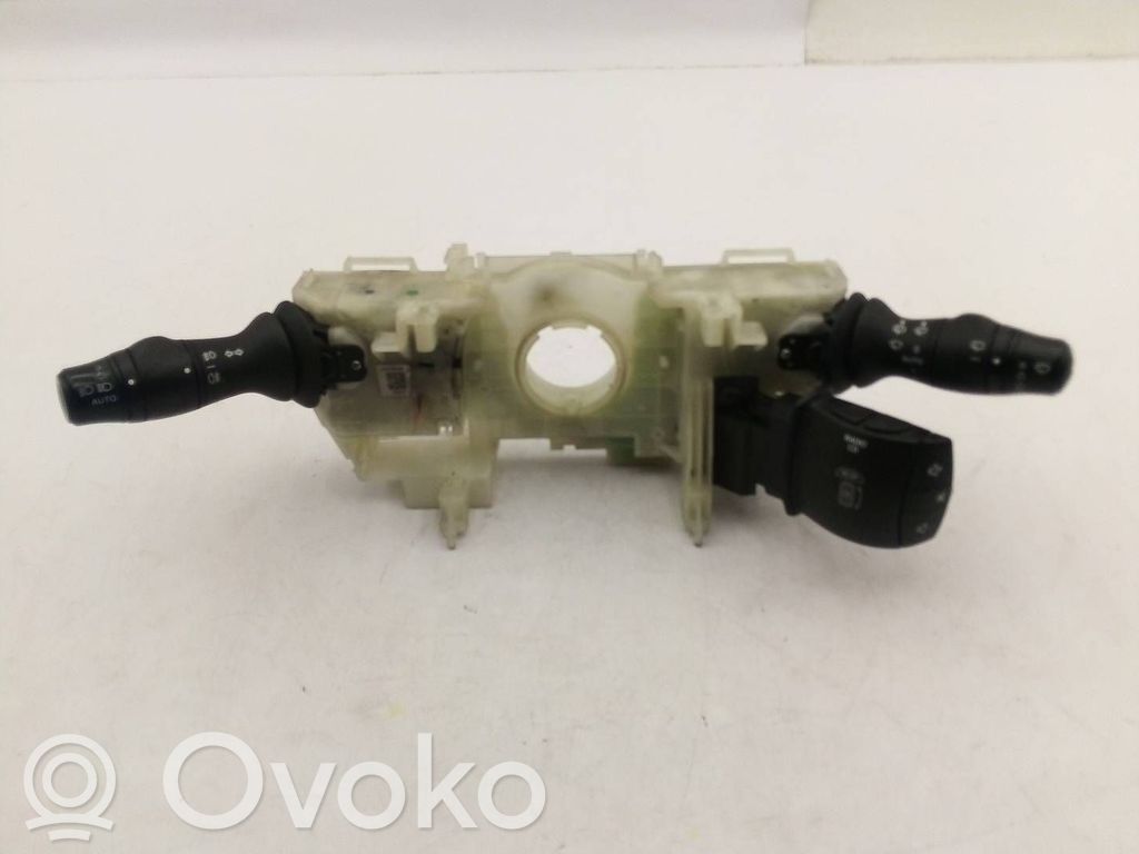 Renault Megane III Wiper turn signal indicator stalk/switch 