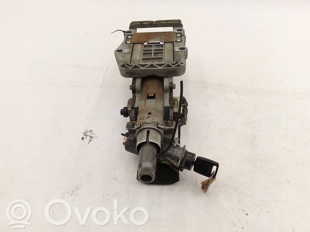 Audi A4 S4 B5 8D Colonne de direction 