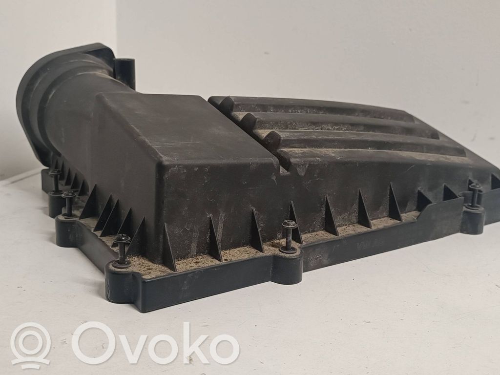 Volkswagen PASSAT B8 Luftfilterkasten 
