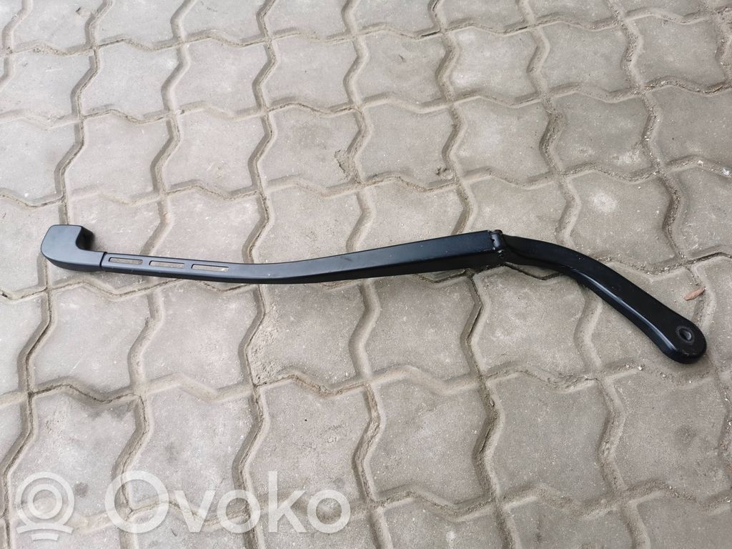 BMW 3 E90 E91 Front wiper blade arm 