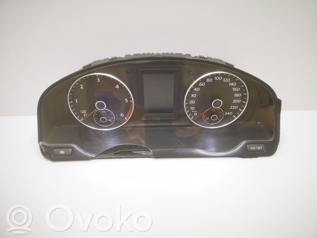 Volkswagen Multivan T5 Licznik / Prędkościomierz 