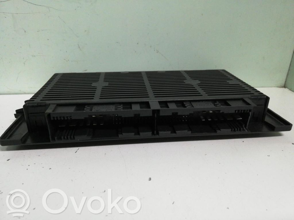 Unidad de control/módulo del motor   6135912818301
