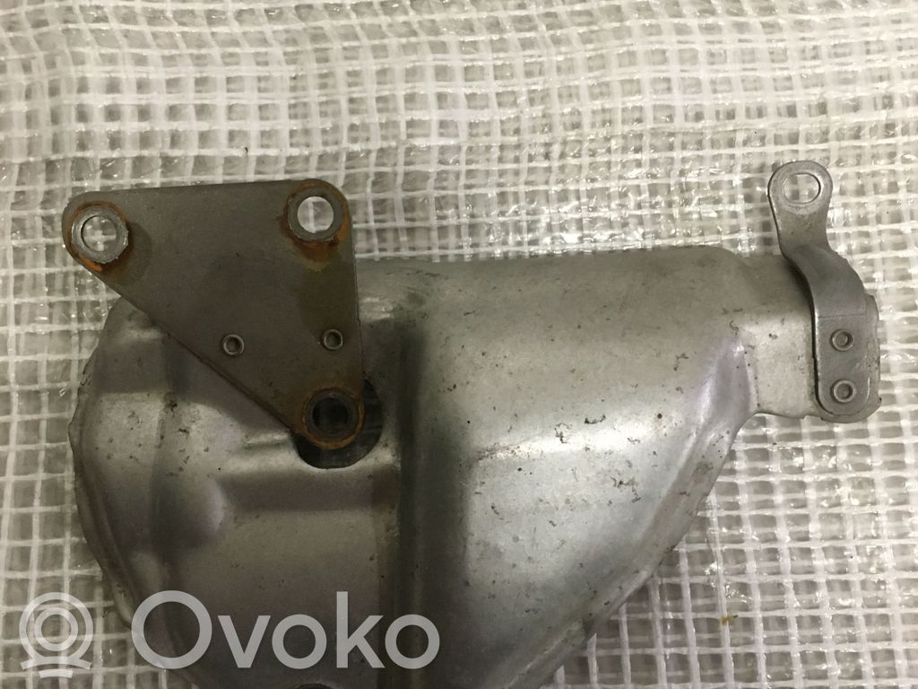 Volkswagen Jetta VI Heat shield in engine bay 