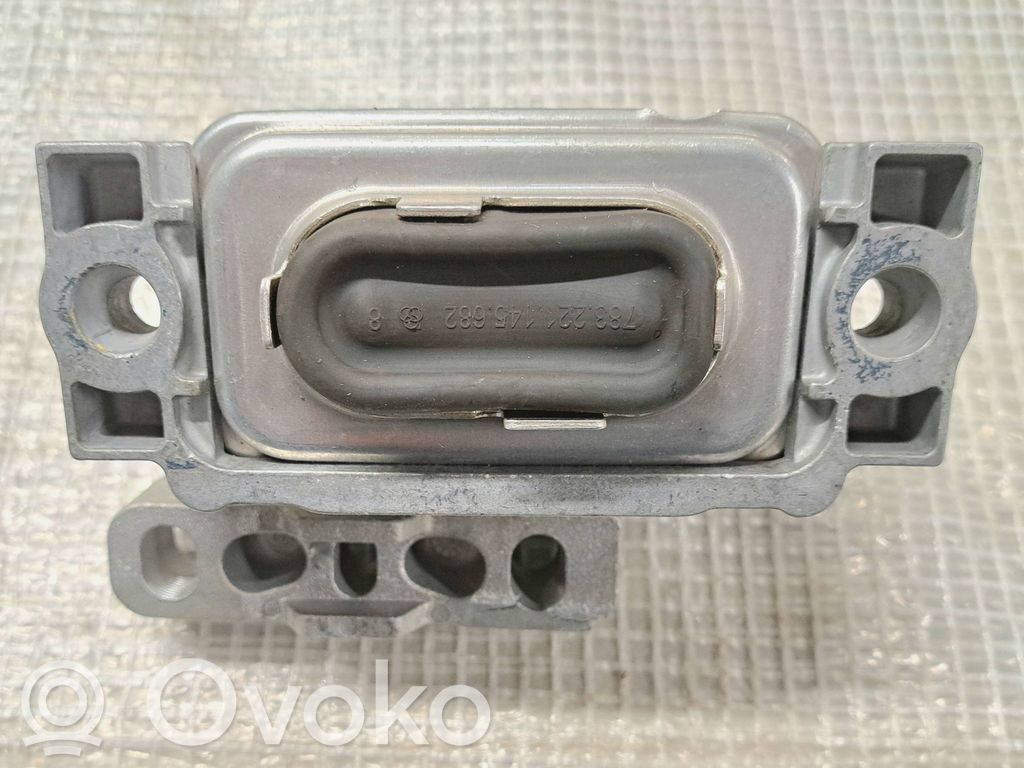 Volkswagen Golf VII Engine mount bracket 
