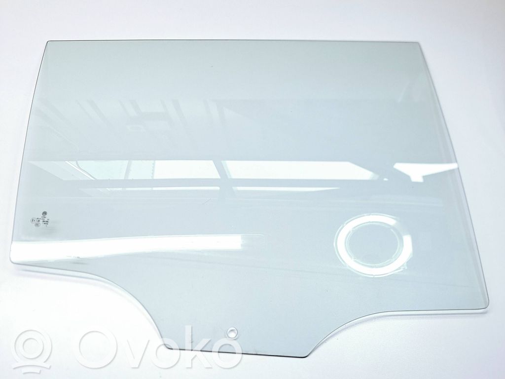 Volkswagen Golf VII Pagrindinis galinių durų stiklas 