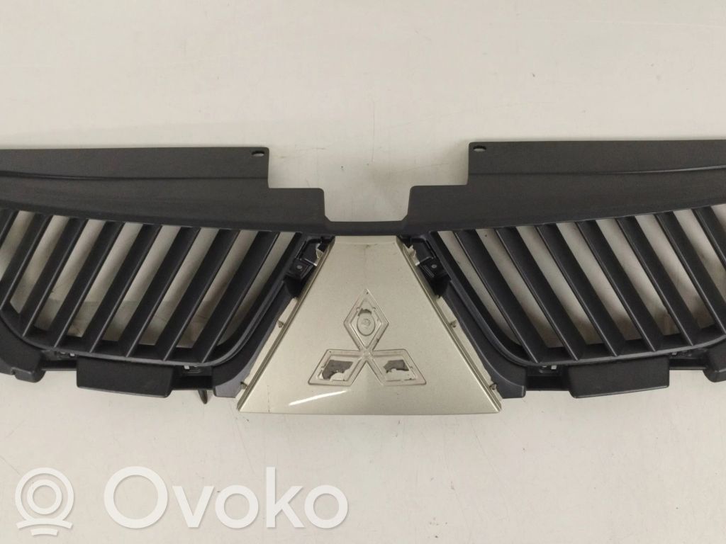 Mitsubishi Outlander Etusäleikkö 