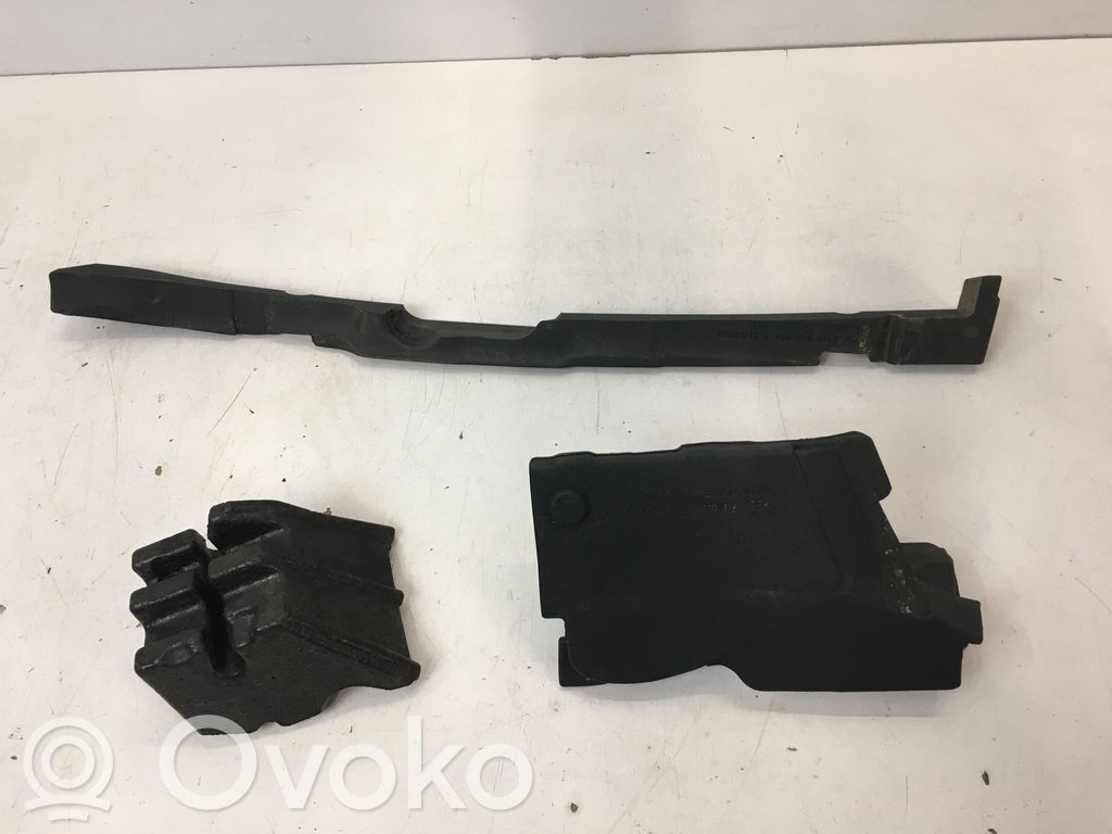BMW 7 F01 F02 F03 F04 Wygłuszenie / Pianka błotnika przedniego 