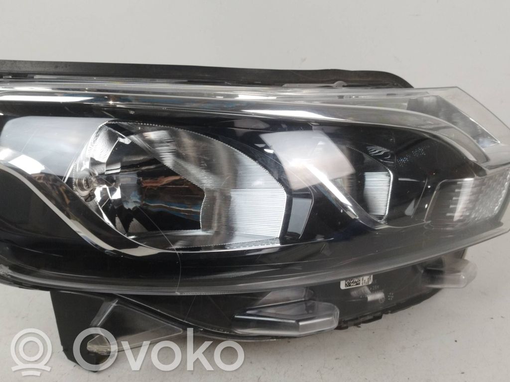 Toyota Proace Phare frontale 