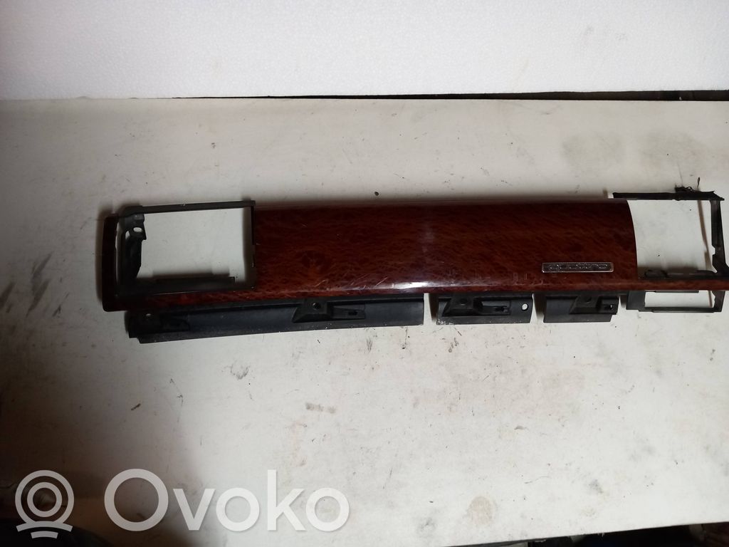 Panelės apdailos skydas (centrinis)   4E2857185
