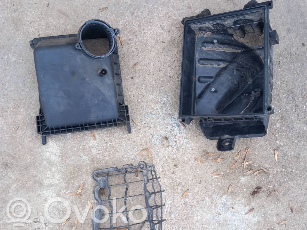 Audi A4 S4 B6 8E 8H Air filter box 