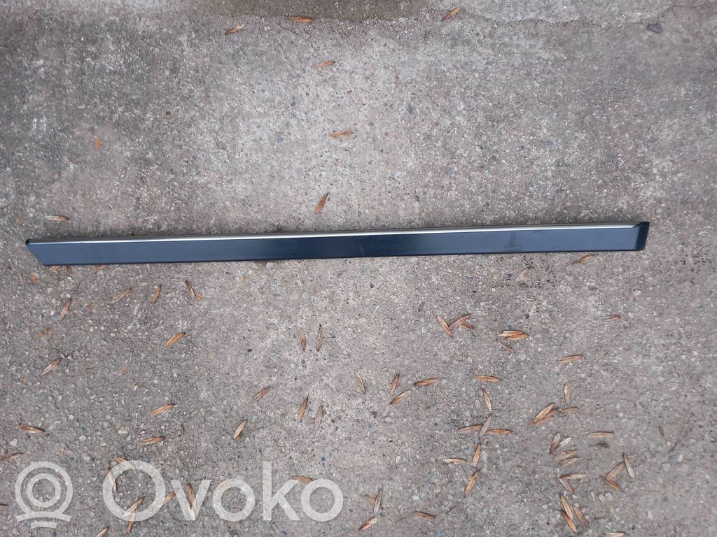 BMW 5 E39 Listwa drzwi tylnych 