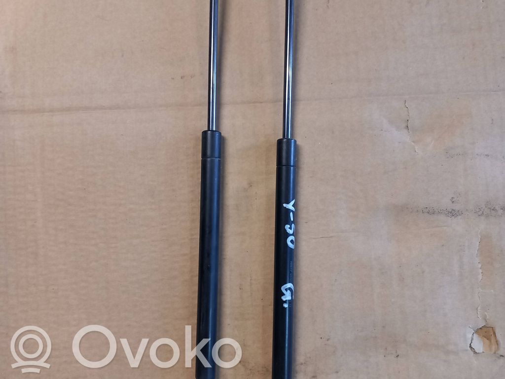 Volvo V50 Amortyzator klapy tylnej bagażnika 