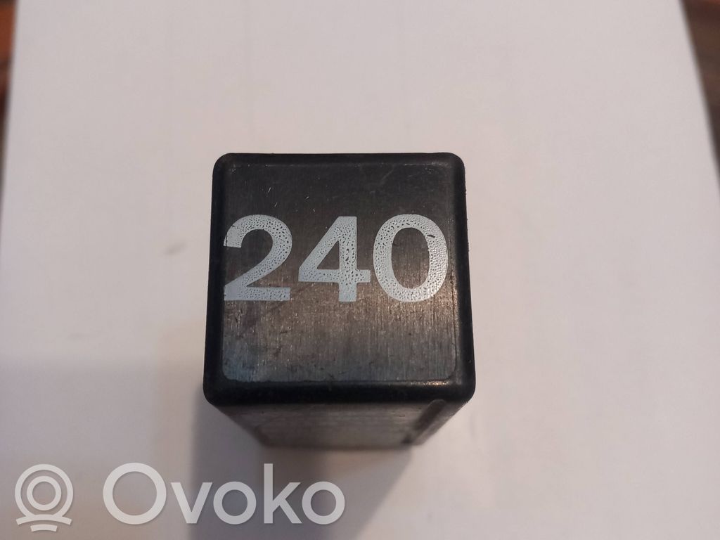 Audi 100 S4 C4 Muu rele 