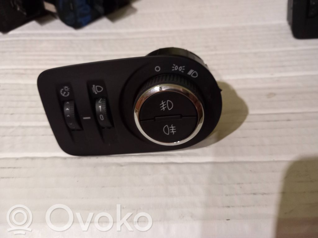 Opel Corsa D Light switch 