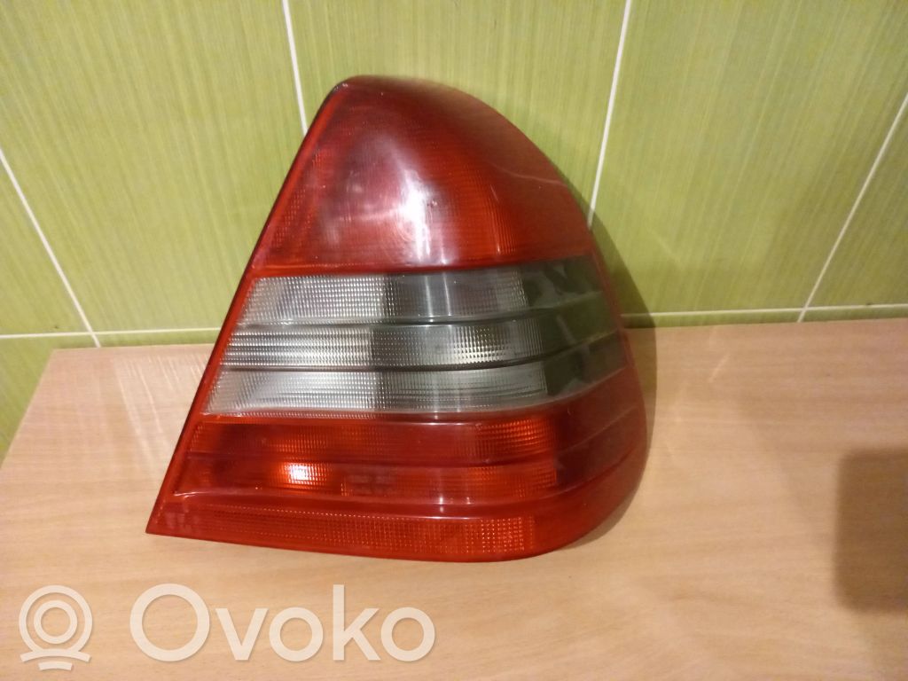 Mercedes-Benz C W202 Lampa tylna 