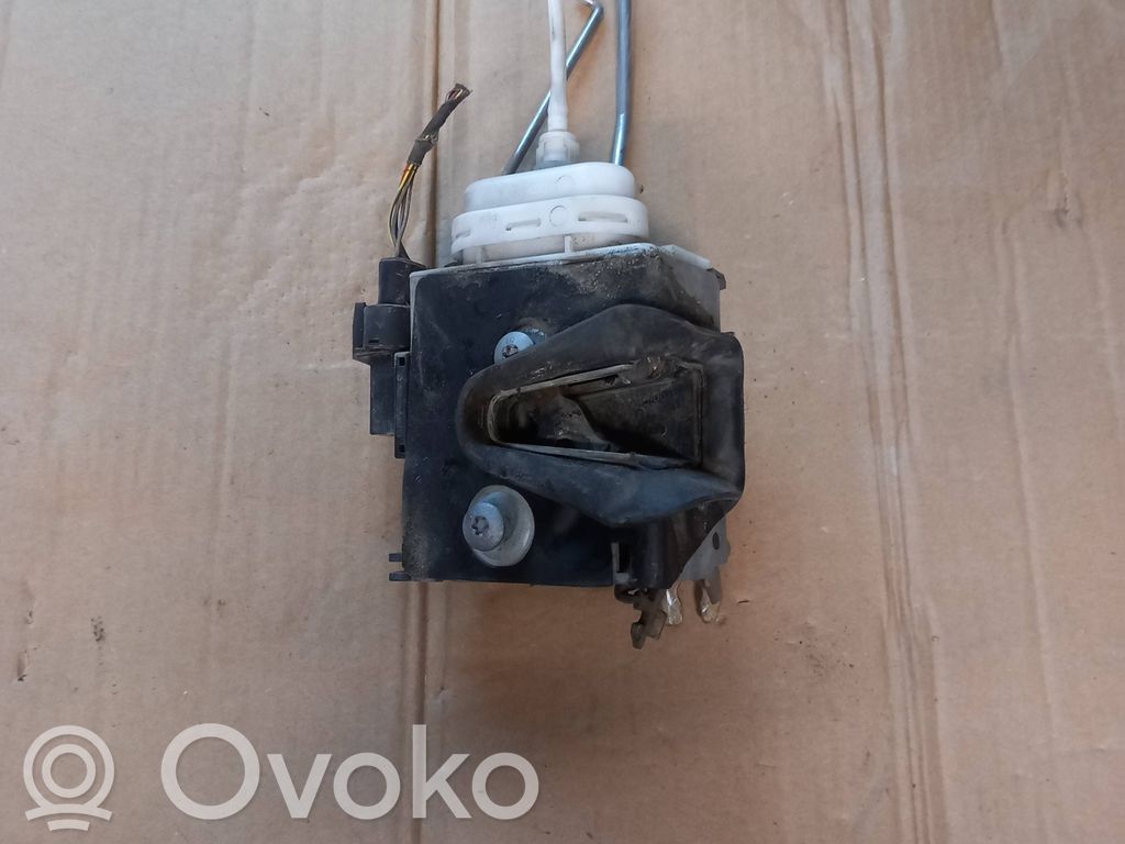 Audi A4 S4 B5 8D Încuietoare ușă față 