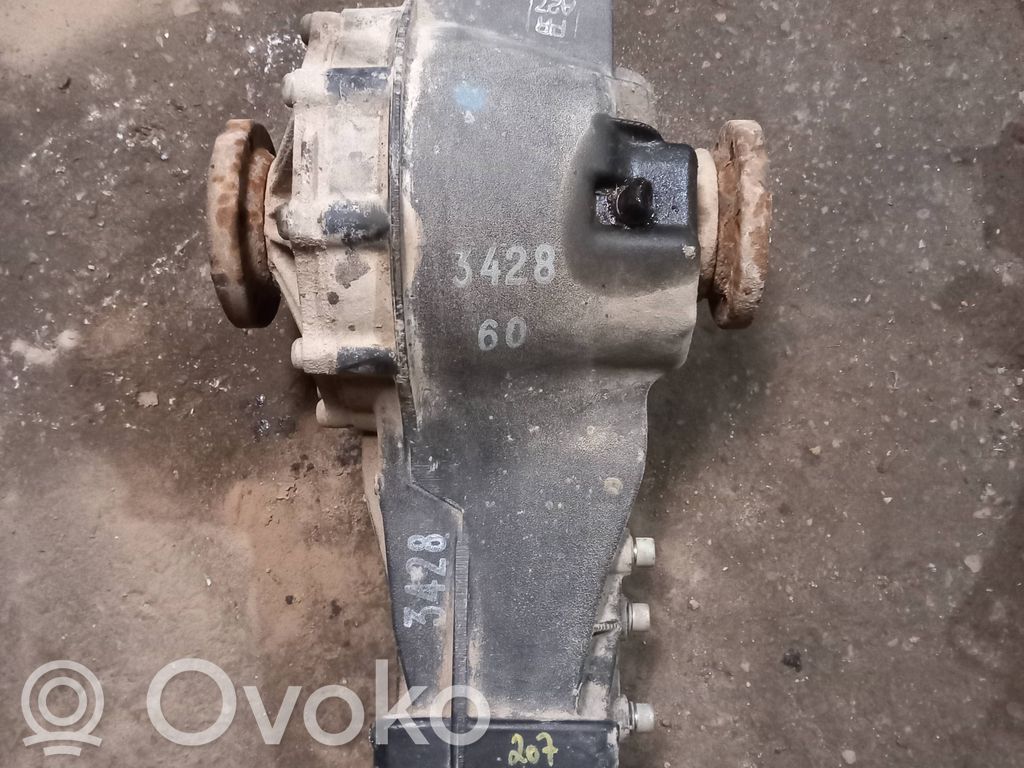 Audi A6 S6 C5 4B Galinis reduktorius 