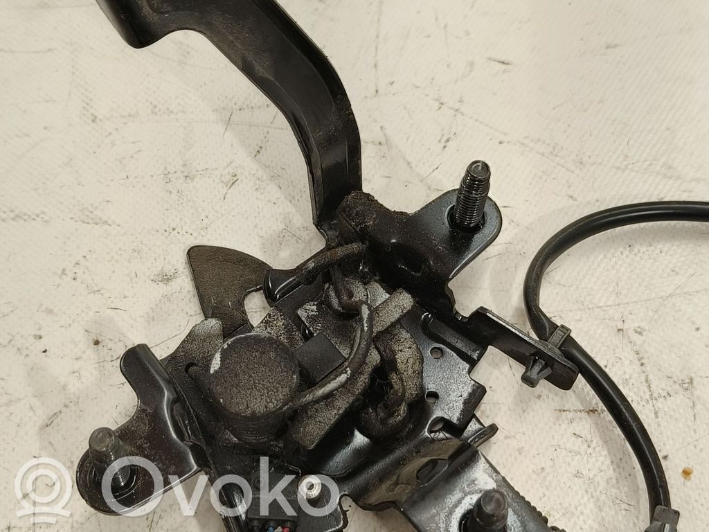 Engine bonnet/hood lock/catch