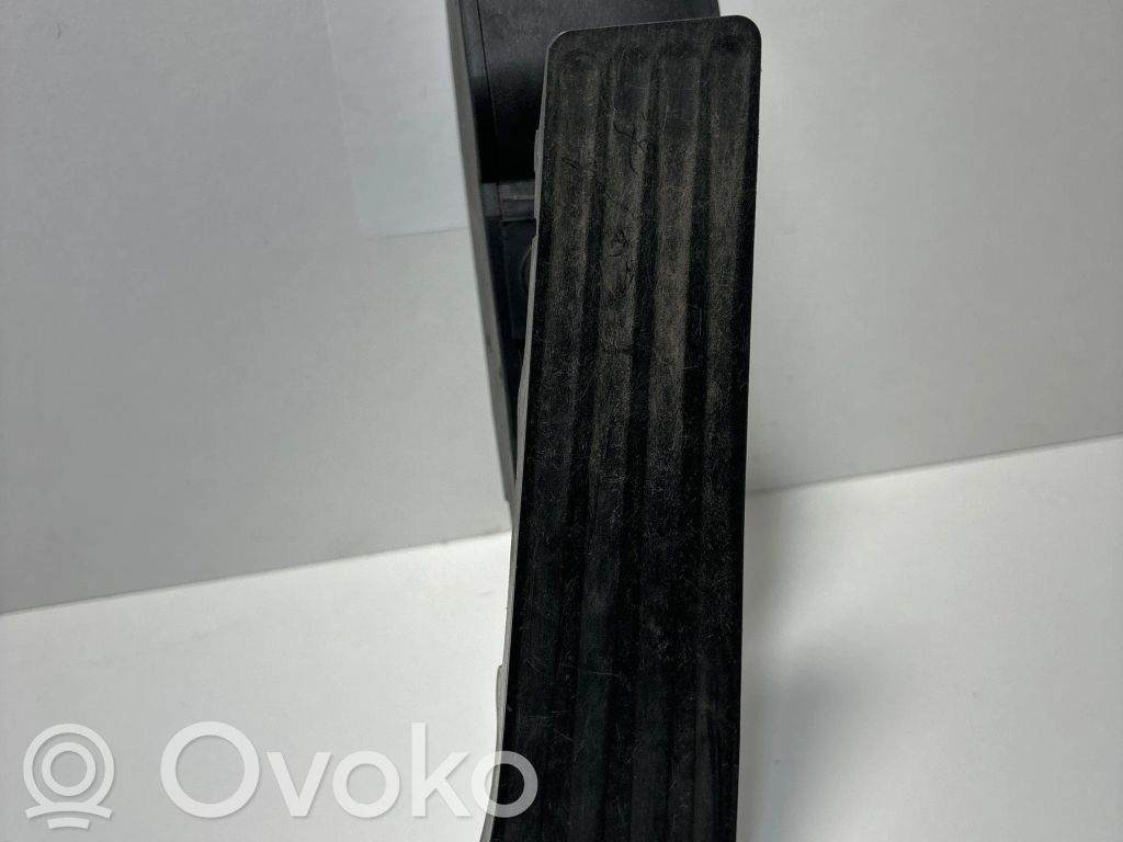 BMW 5 E39 Akceleratoriaus pedalas 