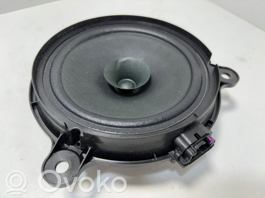 Mazda 3 III Takaoven kaiutin 