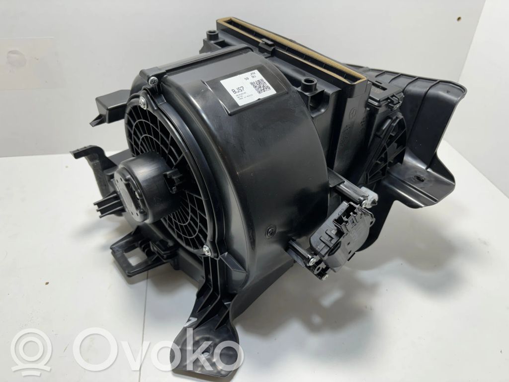 Mazda 3 III Mazā radiatora ventilators 