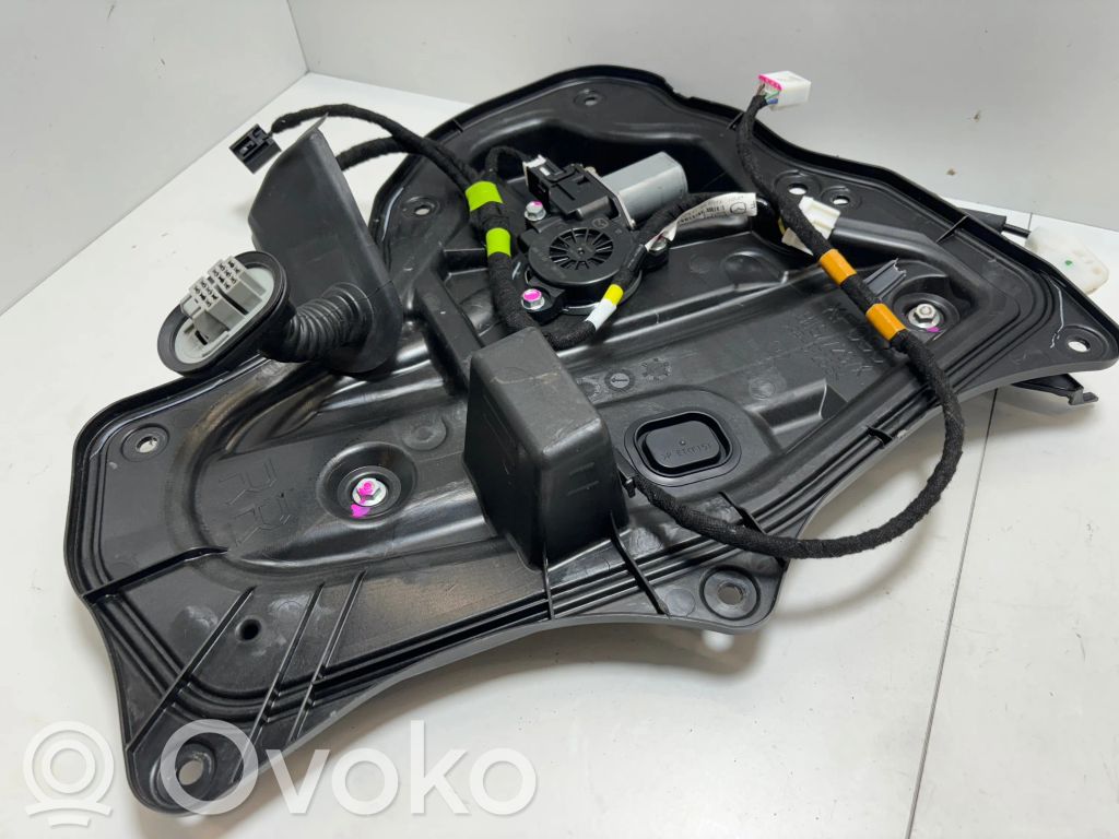 Mazda 3 III Regulador con motor de la ventanilla de la puerta corredera 