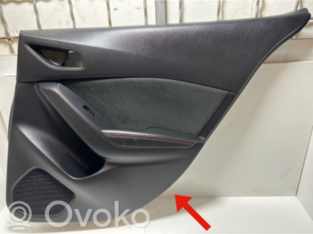 Mazda 3 III Takaoven verhoilu (käytetyt) 