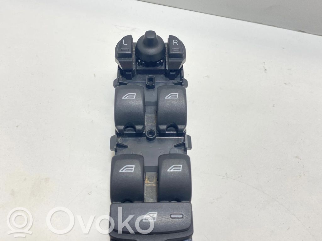 Volvo V70 Electric window control switch 