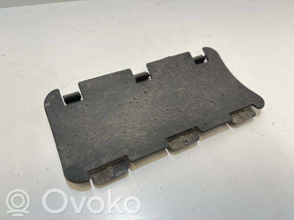 BMW 5 E60 E61 Kita dugno detalė 