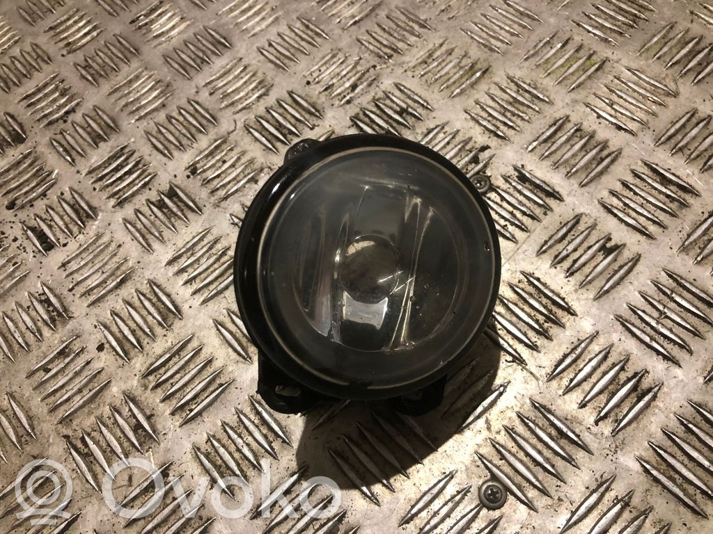 Miglas lukturis priekšā   6920885