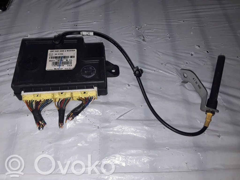 KIA Sorento Oven keskuslukituksen ohjausyksikön moduuli 