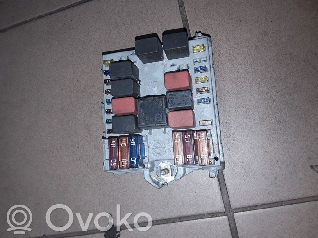 Alfa Romeo 147 Módulo de fusible 
